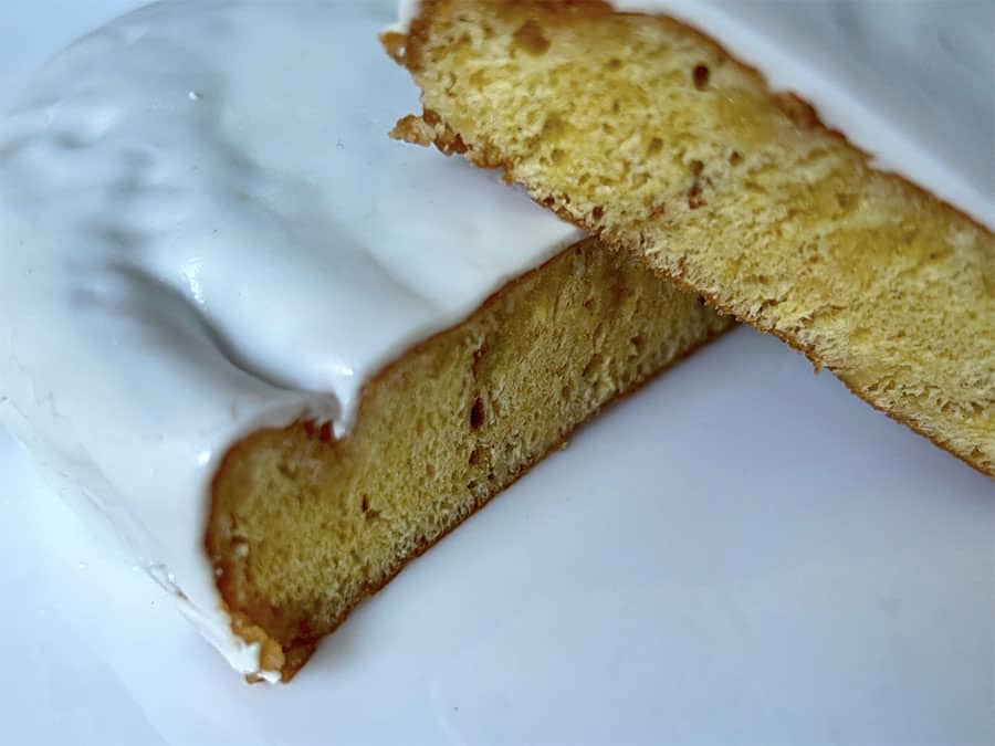 Doorsnede Mrs Freshley's Glazed Honey Bun